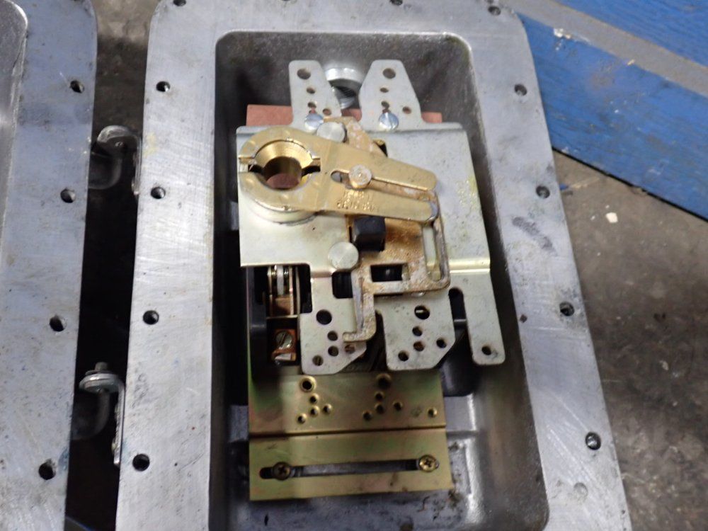 Killark Disconnect Switch Enclosure - Xdsw-0303