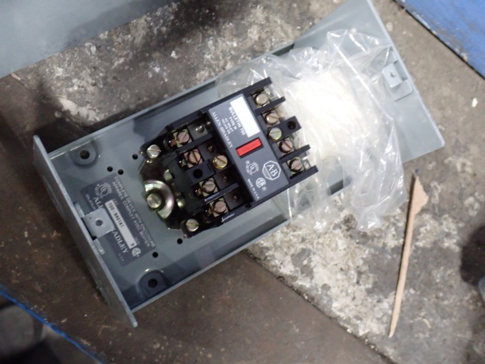 Allen Bradley Contractor - 700-n401a1