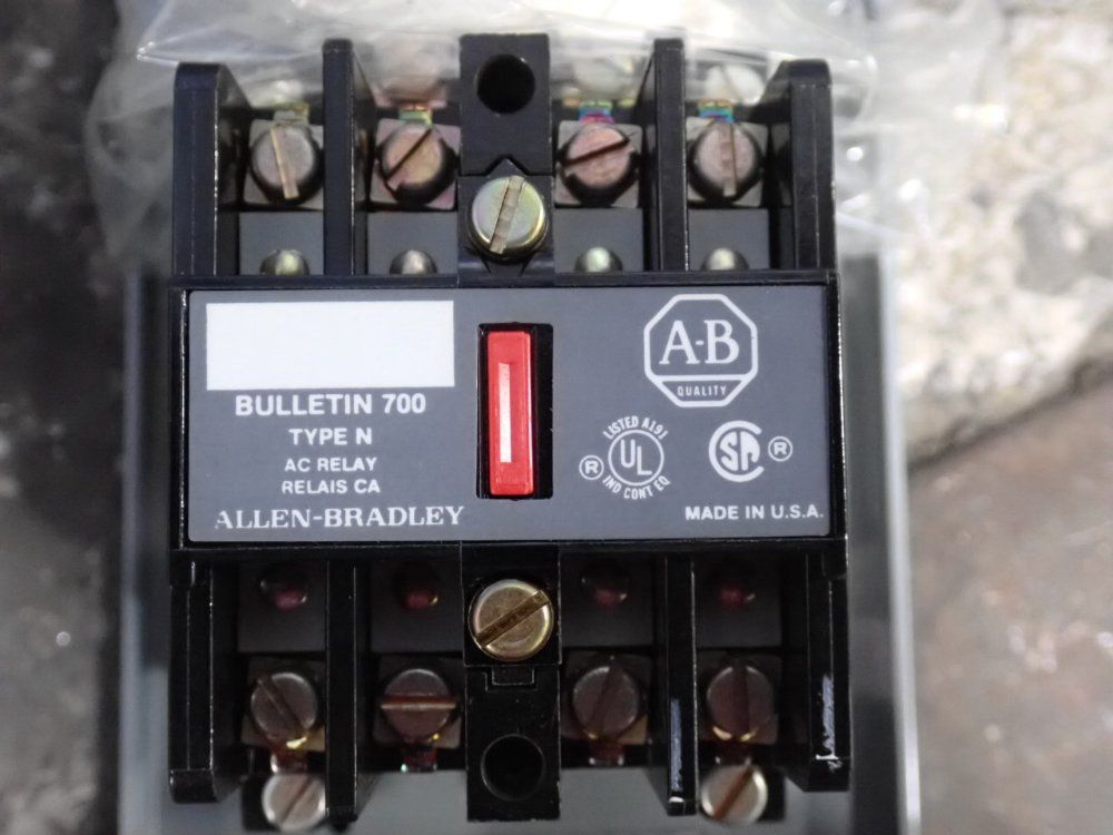 Allen Bradley Contractor - 700-n401a1