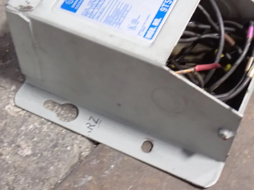 General Electric 0.100 Kva Transformer - 9t51b4