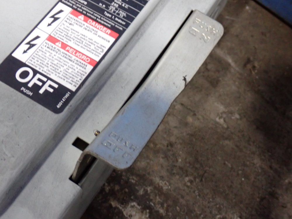 Siemens 60 Amp / 240 Vac Enclosed Switch - Jn422