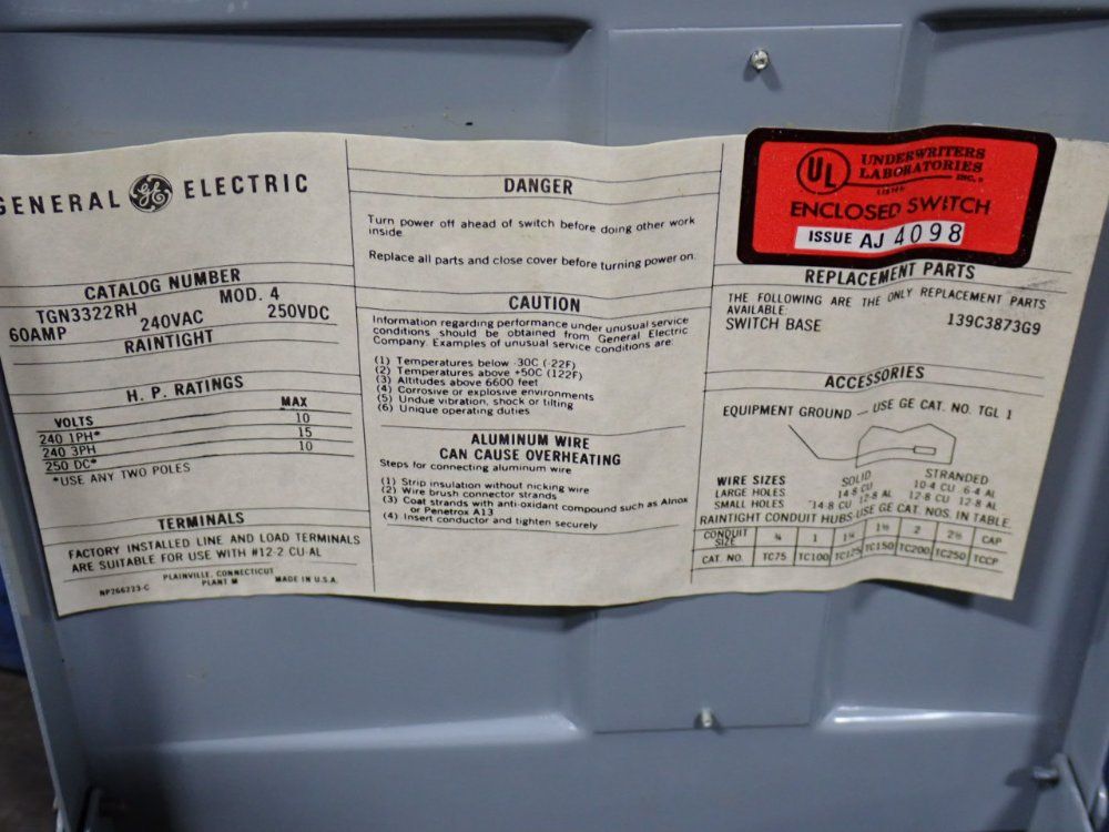 General Electric 60 Amp / 240 Vac Enclosed Switch - Tgn3322rh
