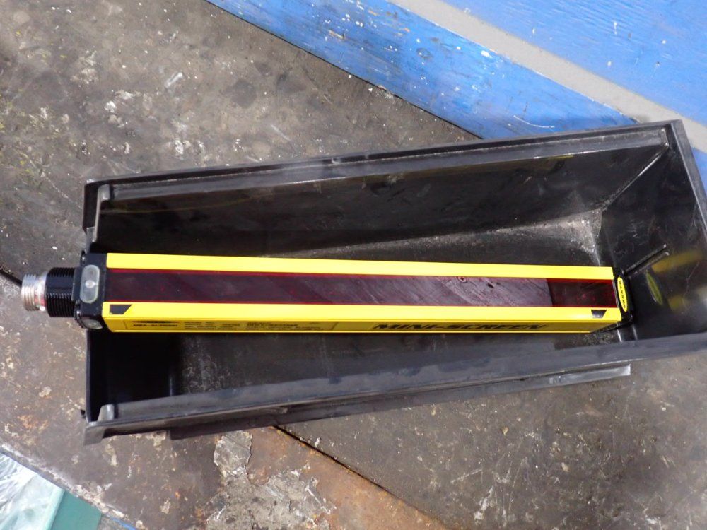 Banner Safety Light Curtain - Mse1224y