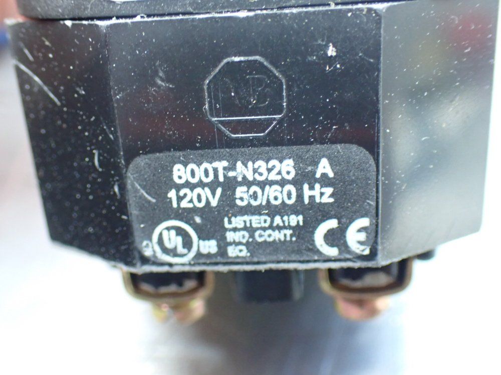 Allen-bradley 2, Illuminated Pushbuttons, Red Cap - 800t-fxp16ra1