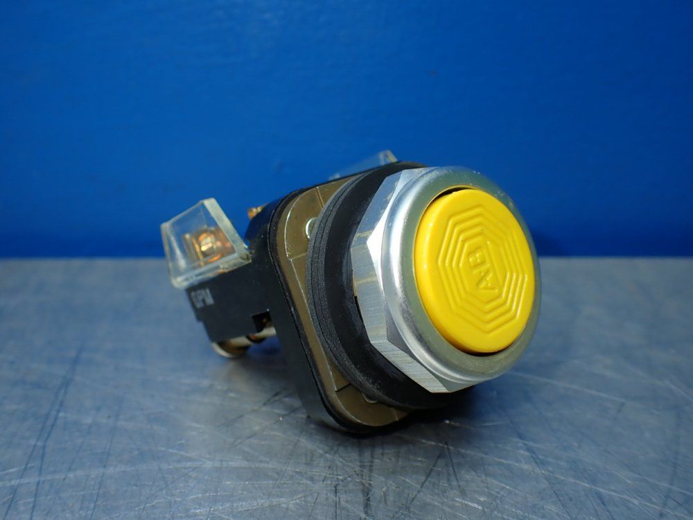 Allen-bradley 4, Push Buttons Yellow Head. - 800t-a9a