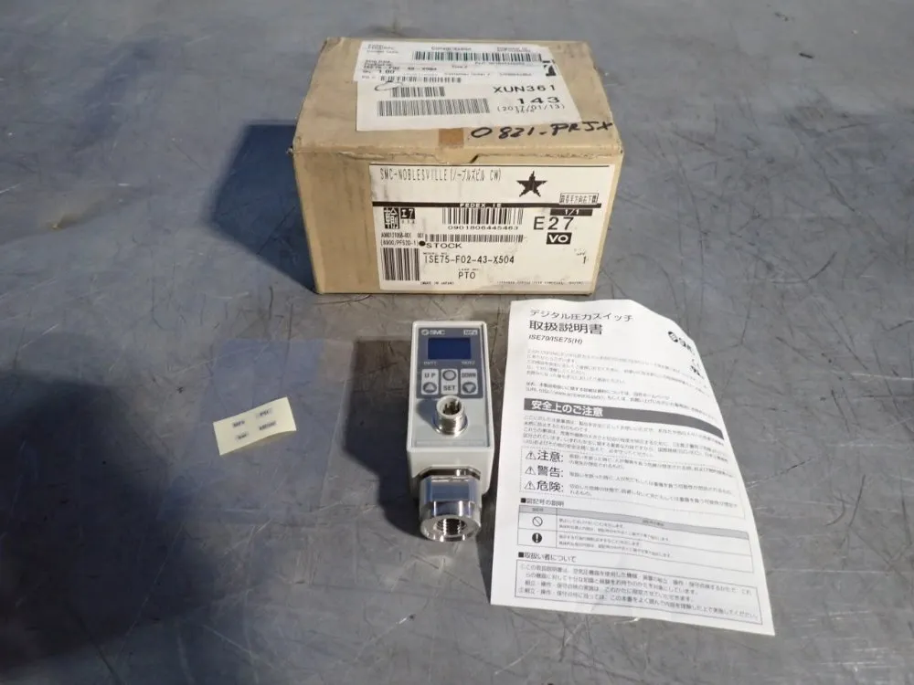 Smc Digital Pressure Switch - Ise75-f02-43-x504