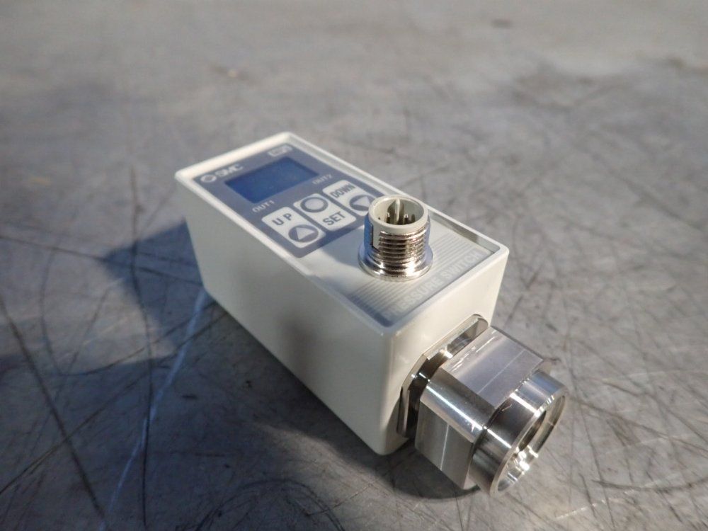 Smc Digital Pressure Switch - Ise75-f02-43-x504