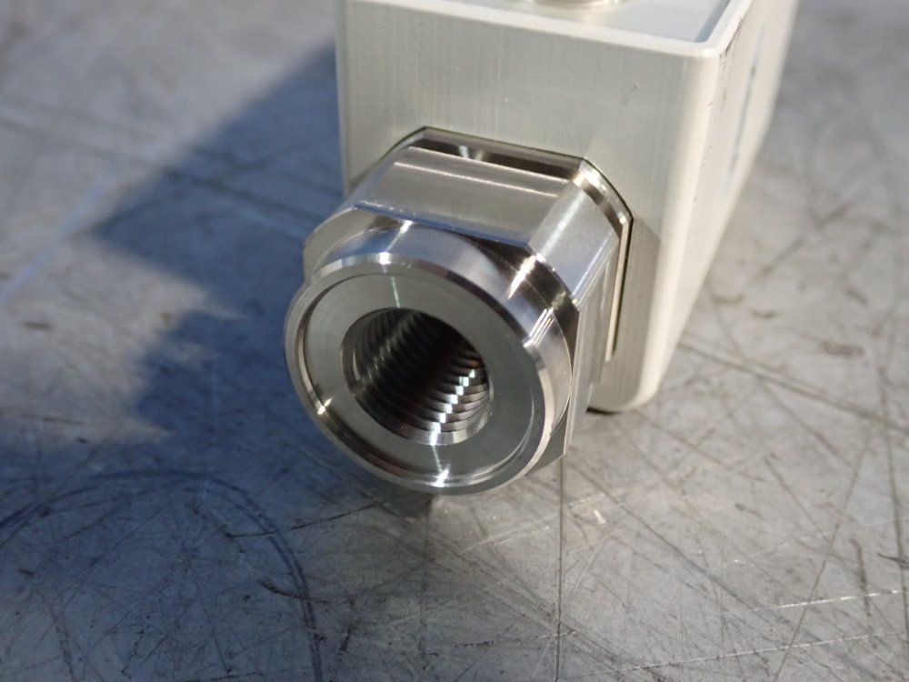 Smc Digital Pressure Switch - Ise75-f02-43-x504