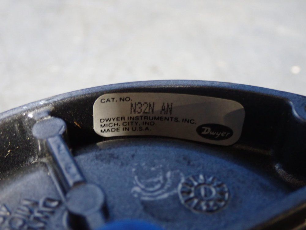 Dwyer Magnehelic Differential Pressure Gauge - N32nan