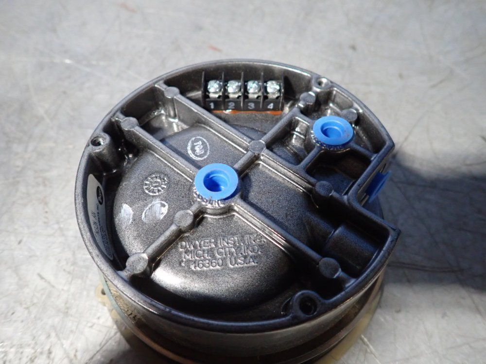 Dwyer Magnehelic Differential Pressure Gauge - N32nan