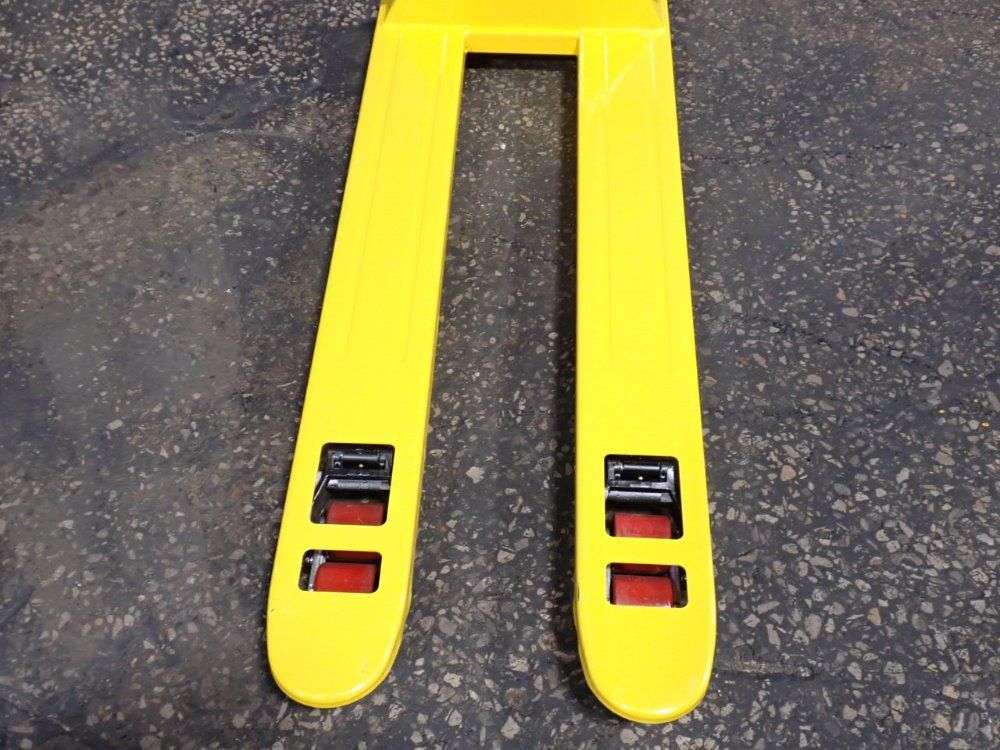 Move It 6000 Lbs Pallet Jack - 2048.6