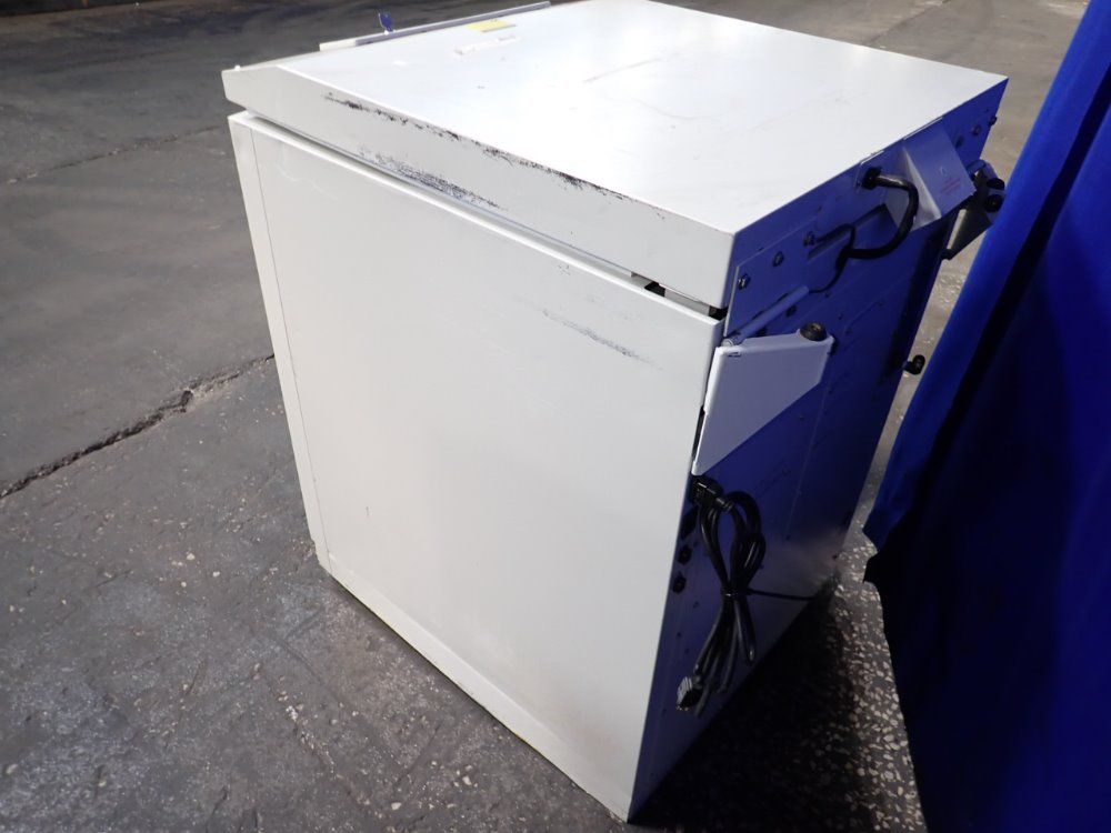 Thermo Fisher Scientific 26" Dia. X 25" Liquid Nitrogen Storage System - 7402