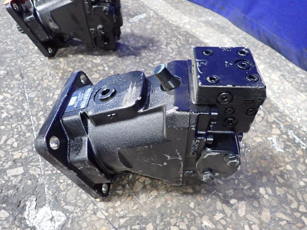 Danfoss Hydraulic Pump - 51v110 Rf1n