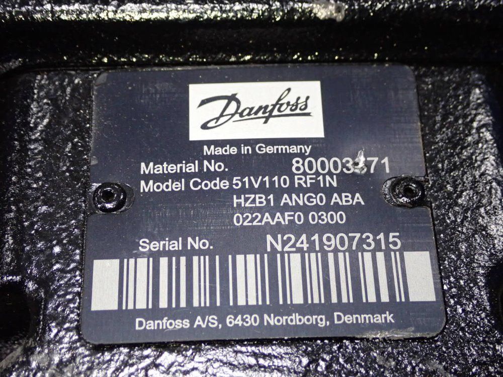 Danfoss Hydraulic Pump - 51v110 Rf1n