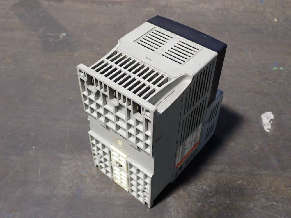 Allen Bradley 2hp Ac Drive - 22b-d4p0n104