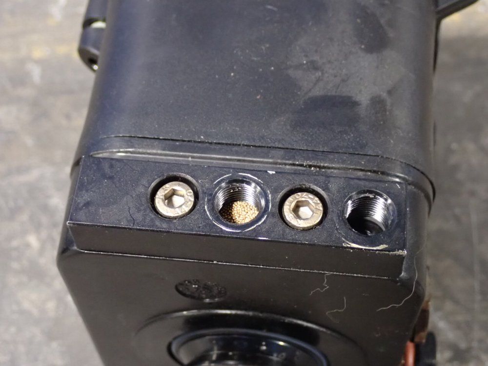 Schubert & Salzer 90psi Digital Positioner - 8049-4