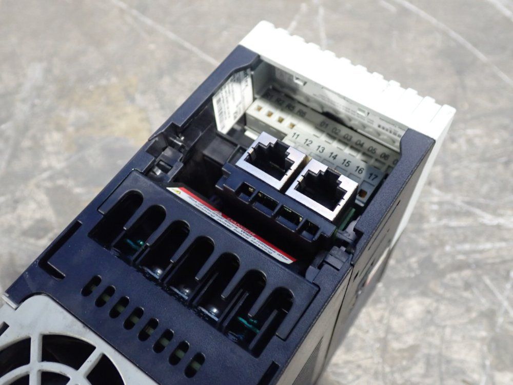 Allen Bradley 1hp Ac Drive - 25c-a4p8n114