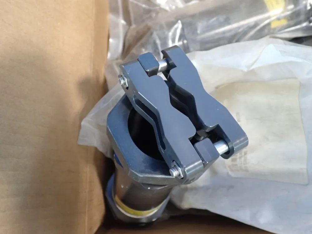 Eaton Inline Plug Shell - Czreml-xx20