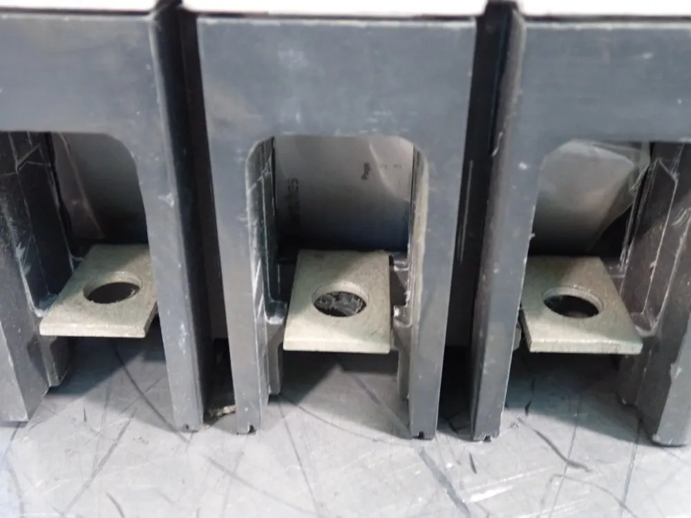 Eaton Molded Case Circuit Breaker - Kdc3400f