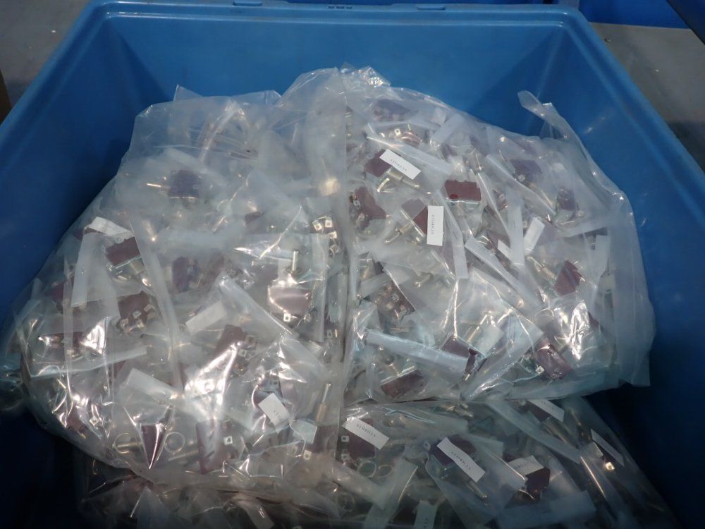 Eaton Toggle Switches - Xtd4b3a