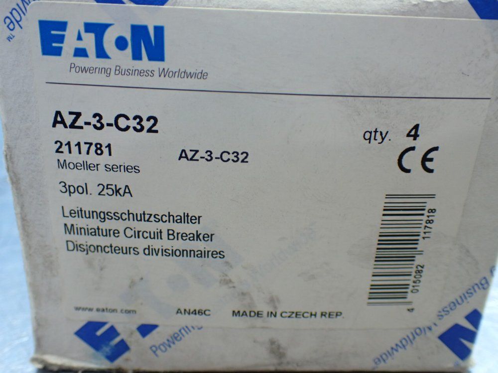 Eaton 12 Miniature Circuit Breakers. - Az-3-c32