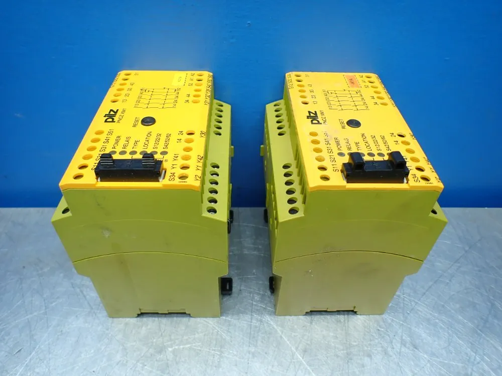 Pilz 2 Safety Relays. Pnoz Xm1 24vdc 4s 10 2h - 774600