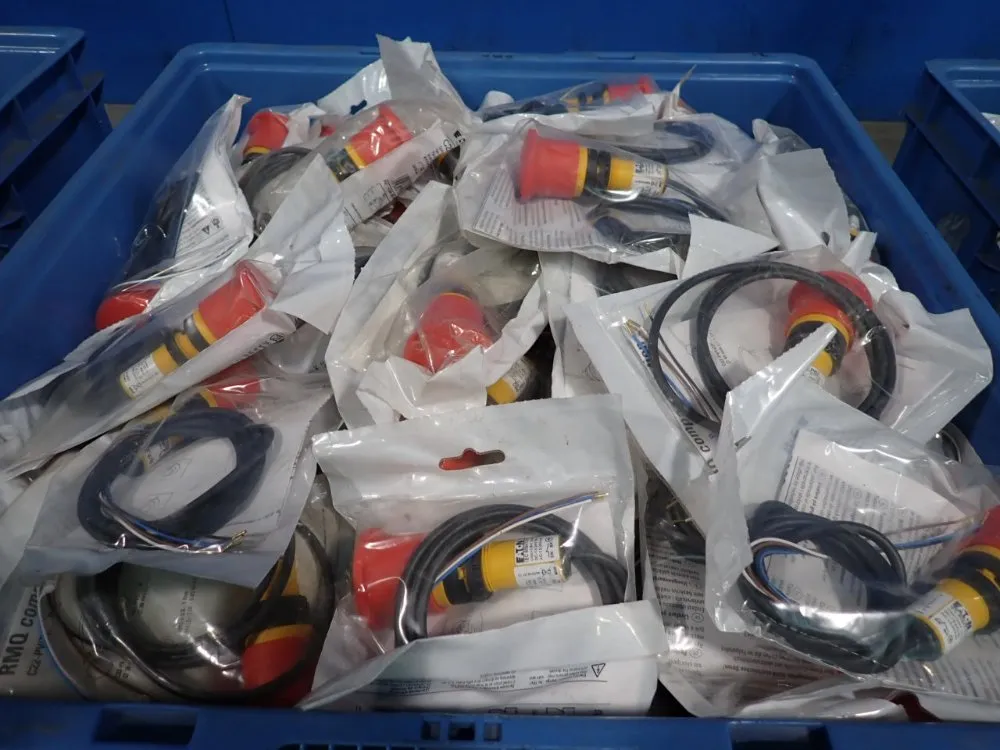 Eaton Push Buttons - C22-pvt45p-mpi-k02-p62