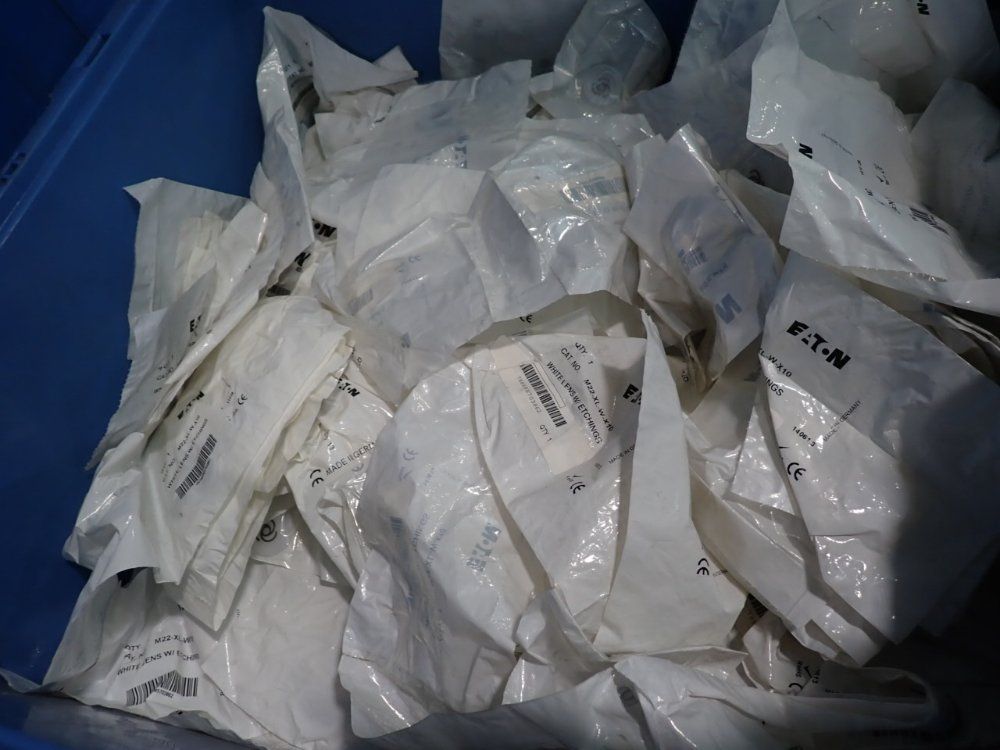 Eaton White Lens W/ Etching - M22-xl-w-x10