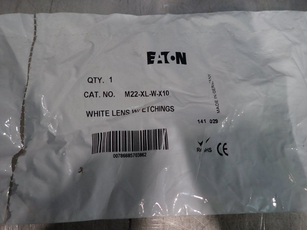 Eaton White Lens W/ Etching - M22-xl-w-x10
