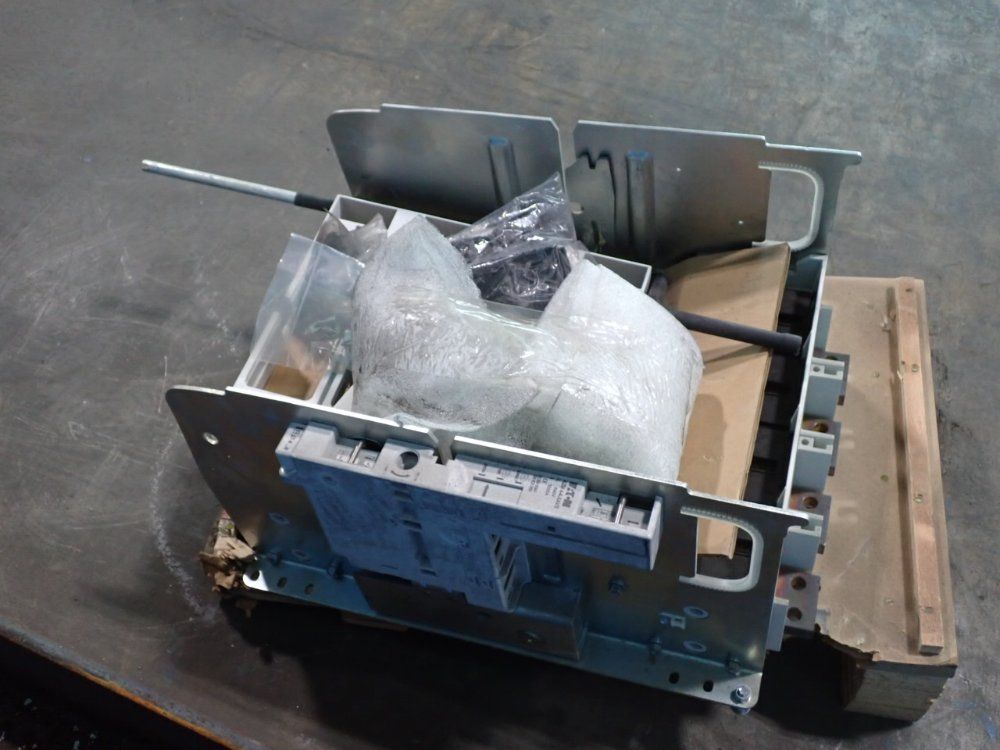 Eaton Molded Case Circuit Breaker Assembly