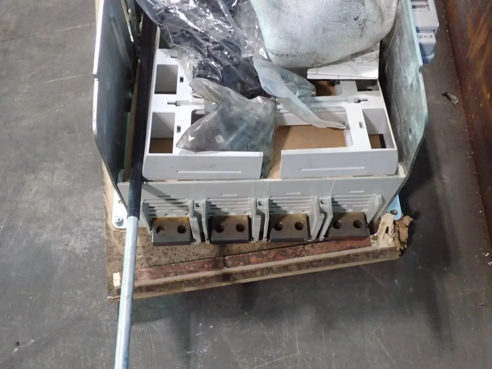 Eaton Molded Case Circuit Breaker Assembly