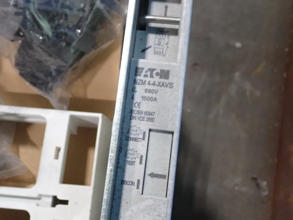 Eaton Molded Case Circuit Breaker Assembly