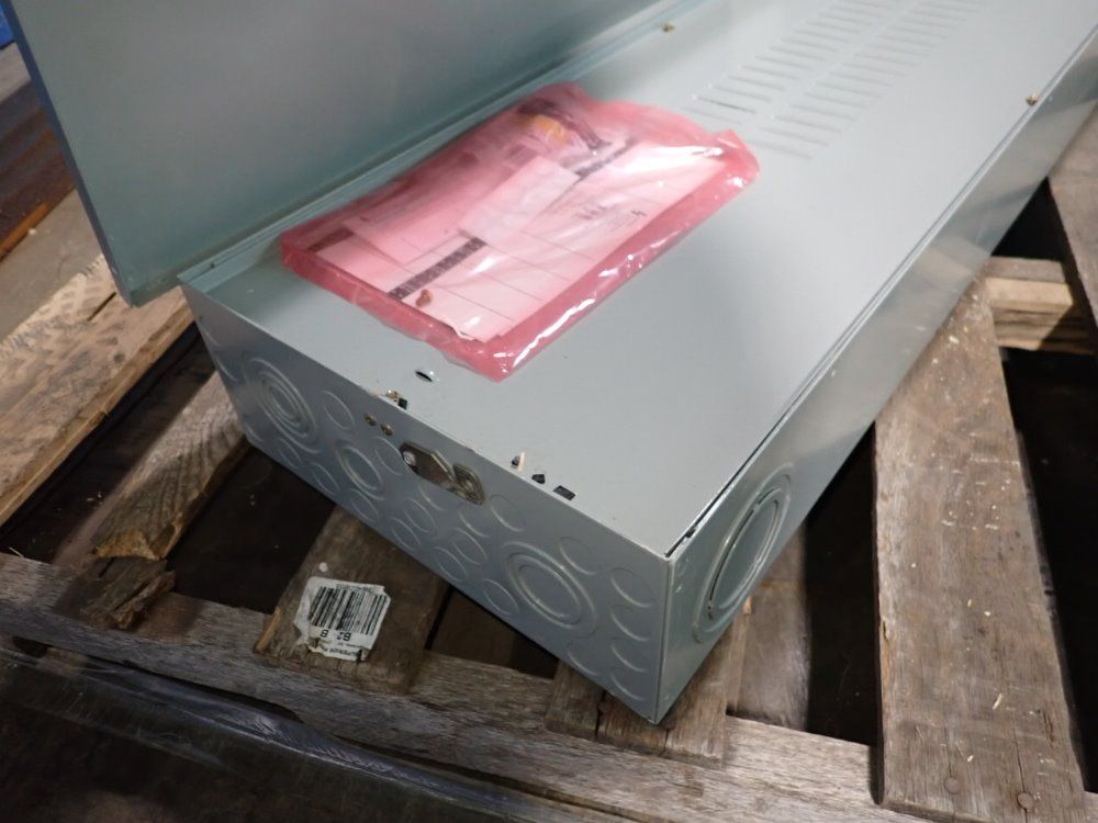 General Electric 200 Amp Load Center - Tm4020rcu