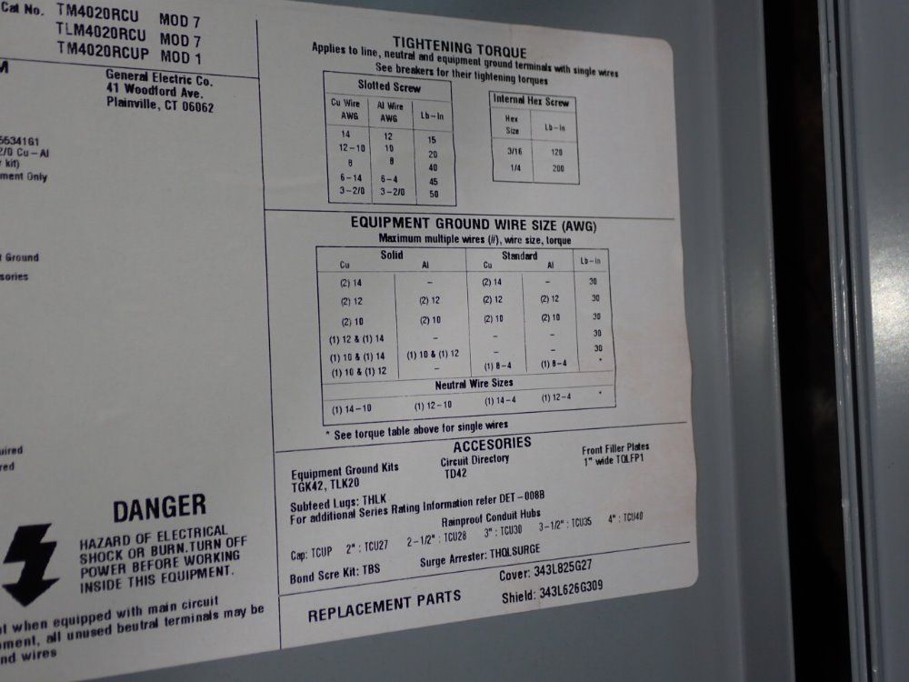 General Electric 200 Amp Load Center - Tm4020rcu