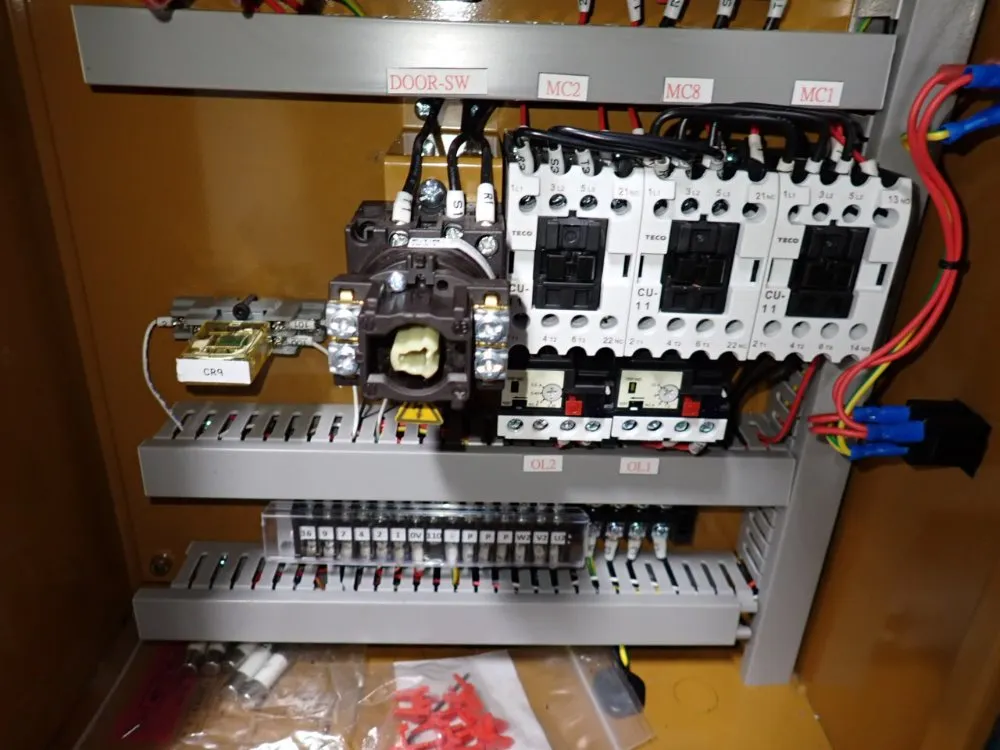 Clausing 10" X 54" Vertical Mill - 3vs08