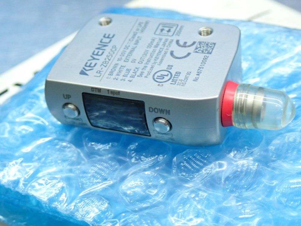 Keyence Lr-zb250cp Photoelectric Sensor - Lr-zb250cp