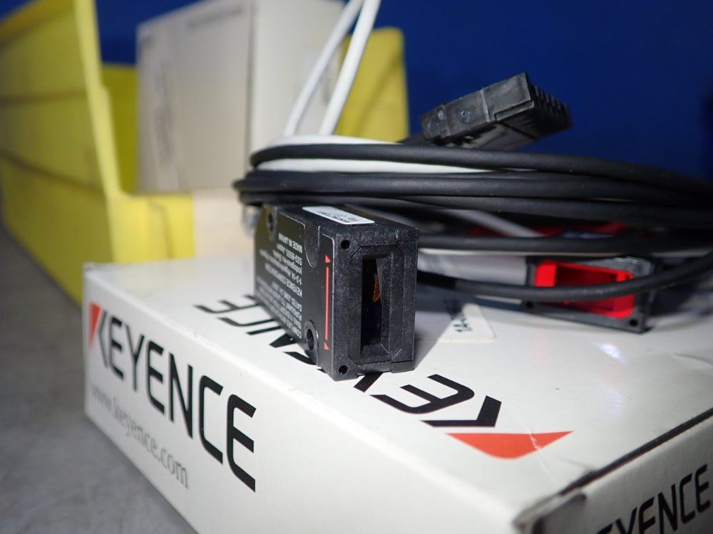 Keyence Laser Sensor - Lv-nh100