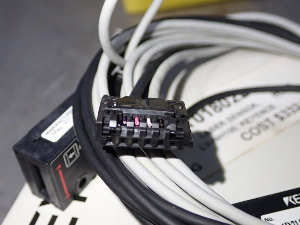 Keyence Laser Sensor - Lv-nh100