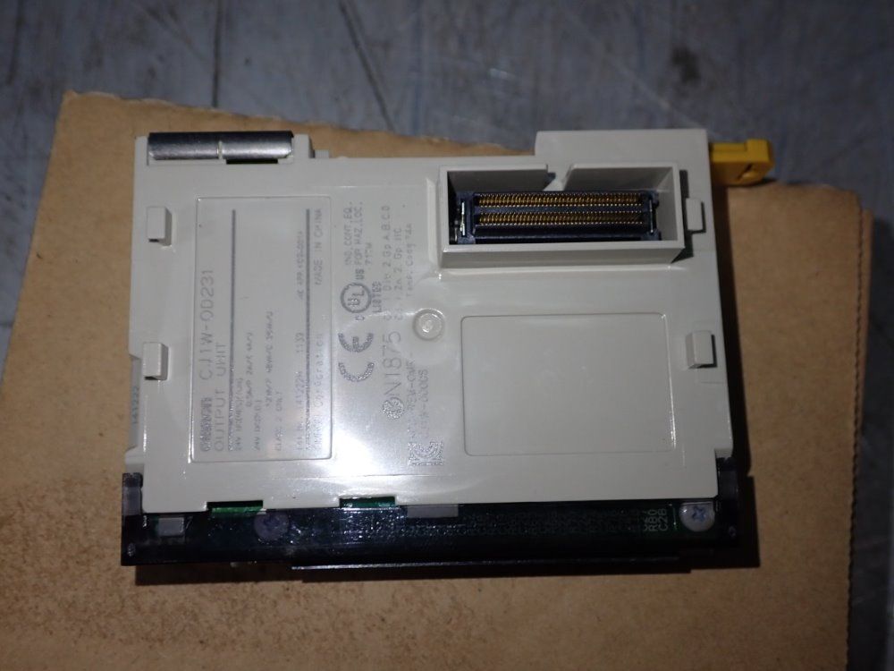 Omron Output Unit - Cj1w-0d231