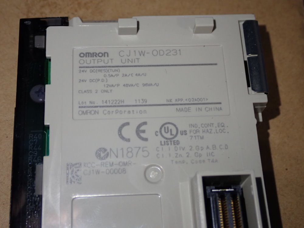 Omron Output Unit - Cj1w-0d231