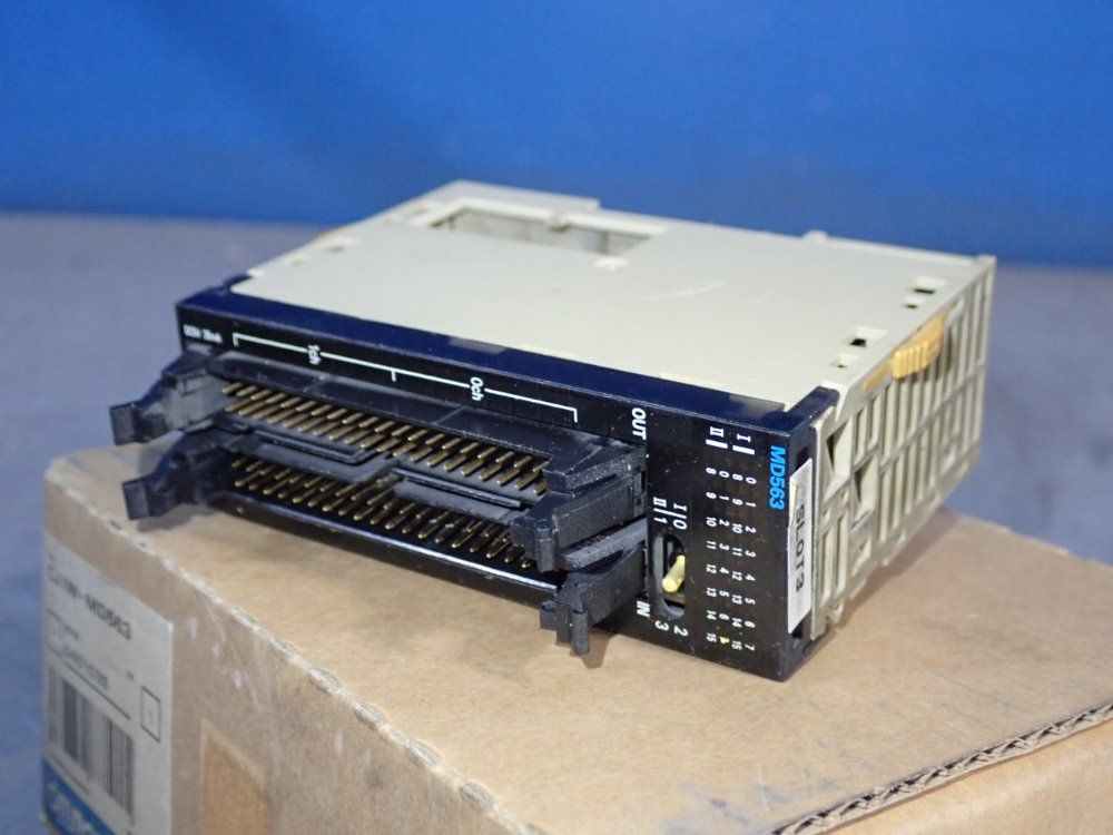 Omron Input/outlet Unit - Cj1w-md563
