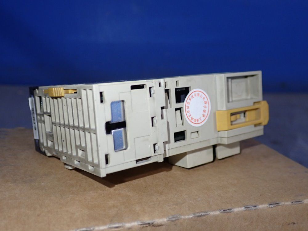 Omron Input/outlet Unit - Cj1w-md563