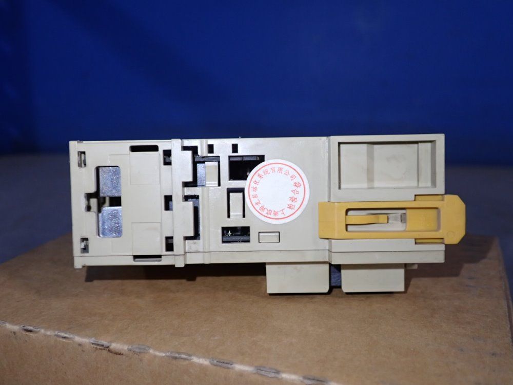 Omron Input/outlet Unit - Cj1w-md563