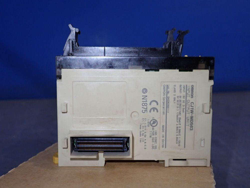 Omron Input/outlet Unit - Cj1w-md563