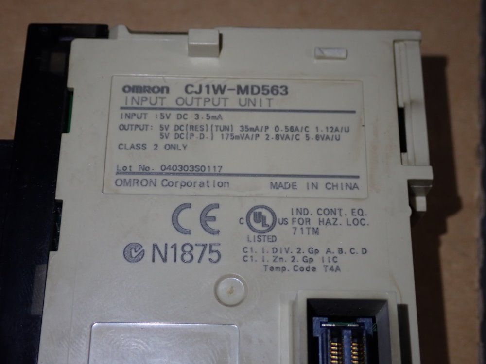 Omron Input/outlet Unit - Cj1w-md563