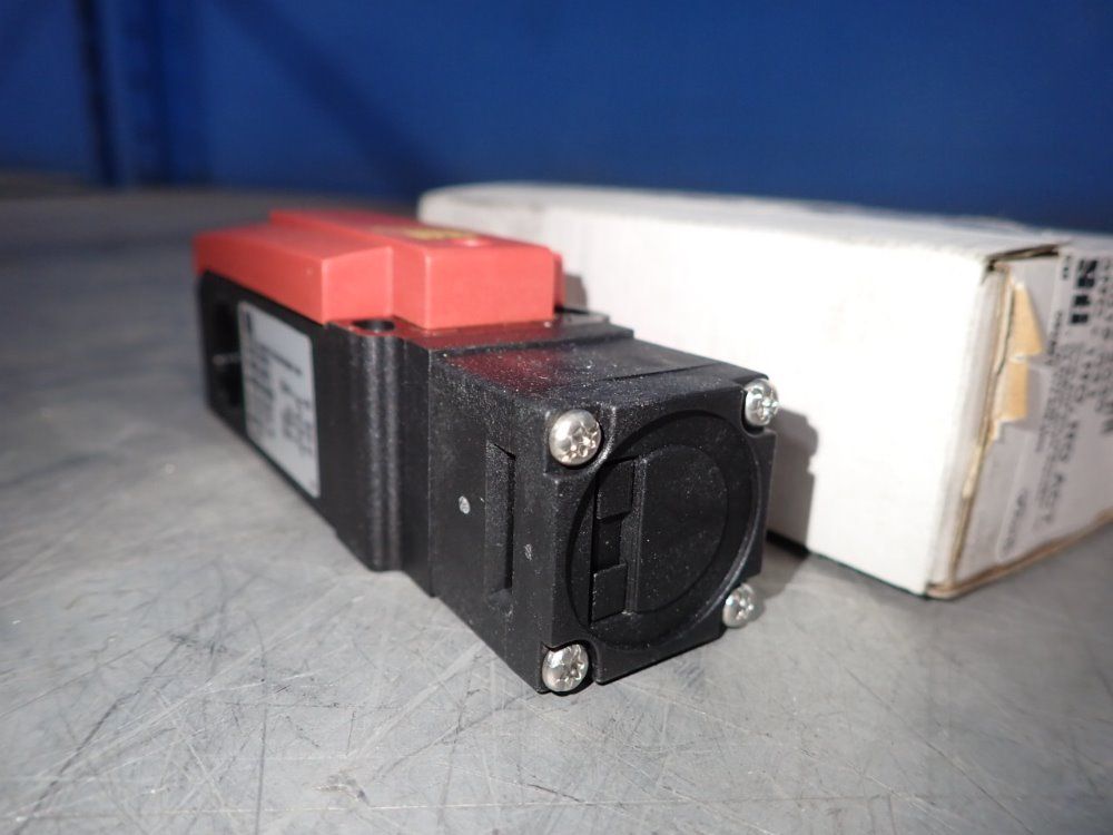 Omron Safety Switch - T4012-031