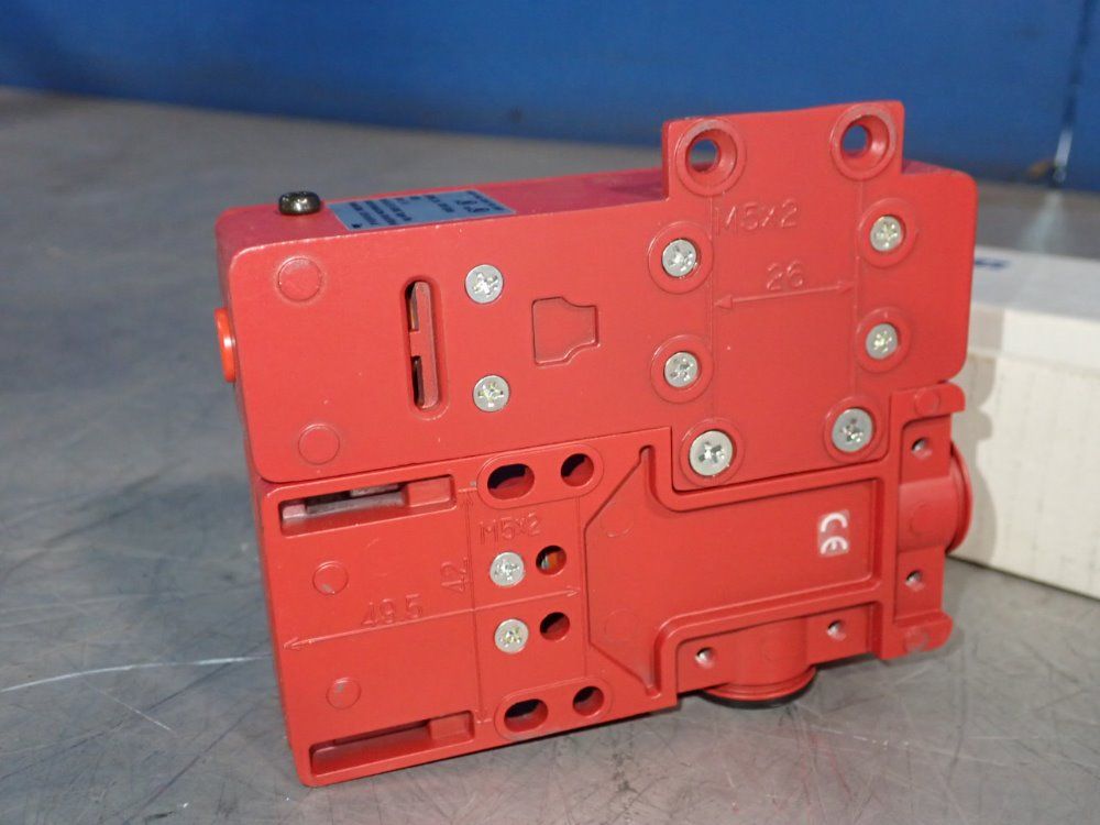 Idec Safety Door Lock Switch - Hs1c