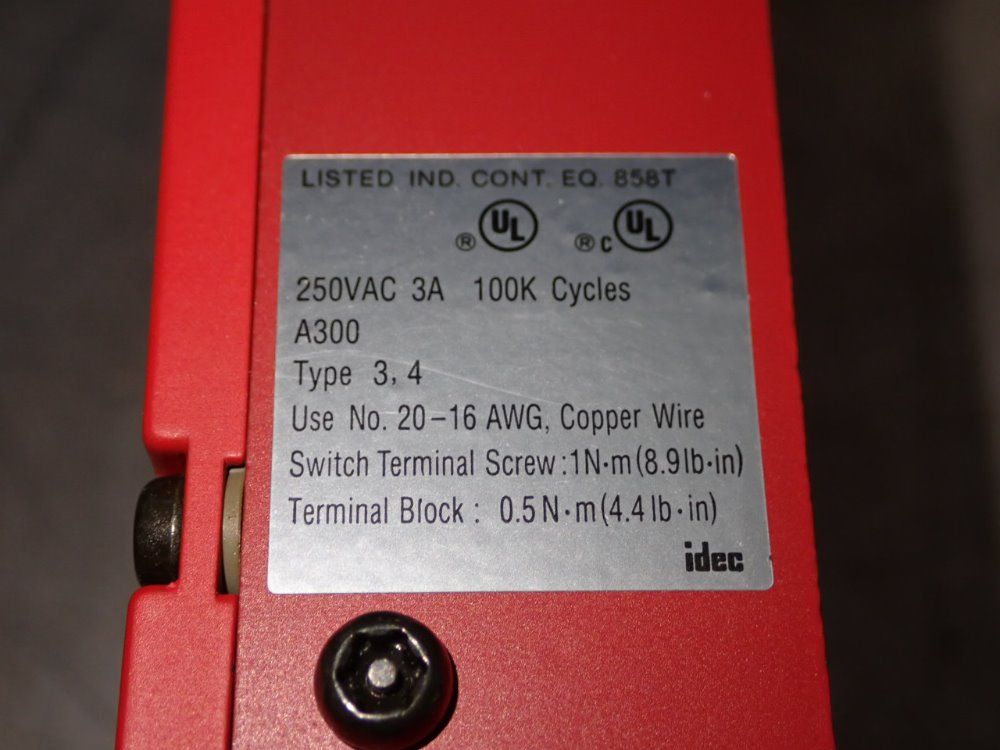 Idec Safety Door Lock Switch - Hs1c