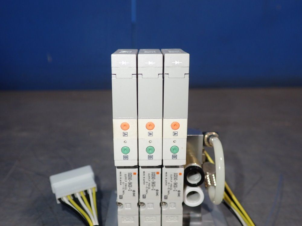 Smc Solenoid Valve - Sx3240-5ngs-q