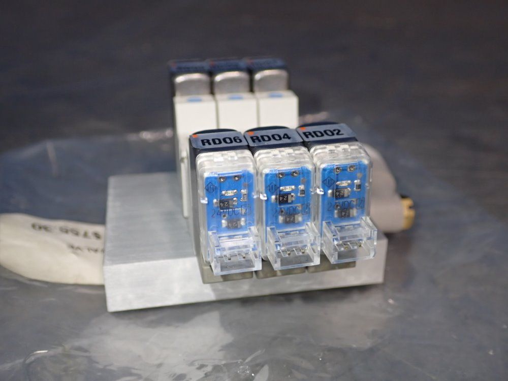 Smc Solenoid Valve - Syj3233 5l0z